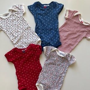 5 pack Petit Bateau bodysuit onesies - 6 months